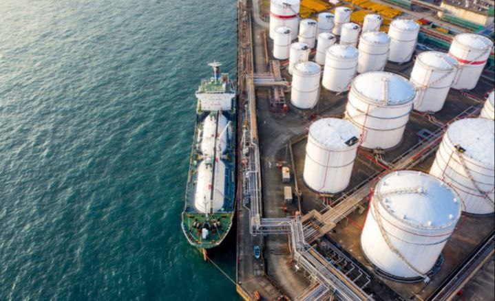 رشد صادرات نفتی ایران علی‌رغم تحریم‌ها