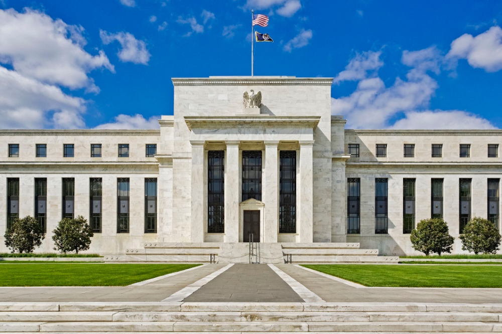 چگونه بانک های مرکزی عرضه پول را کنترل می‌کنند؟